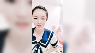 气质白嫩美少妇！近期下海4小时诱惑！情趣装学生制服，浴室洗澡湿身，跳蛋震穴流出白浆