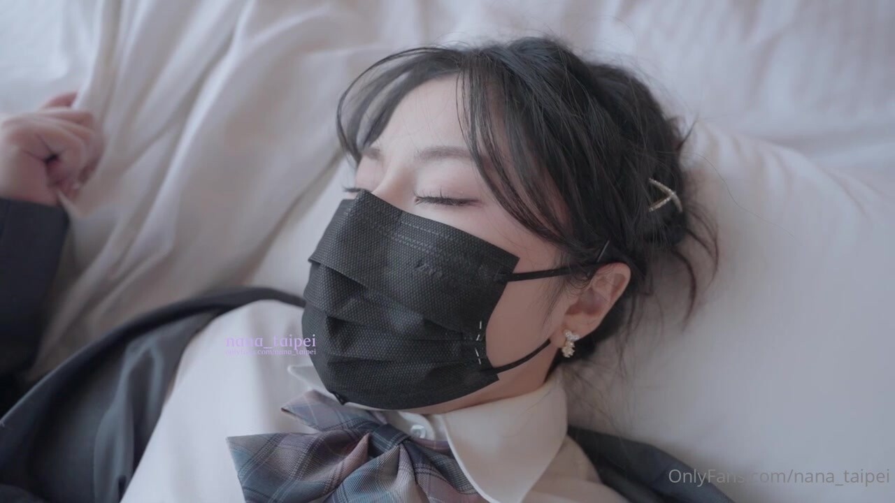 Onlyfans极品白虎网红小姐姐NANA 女高中生和老师的故事